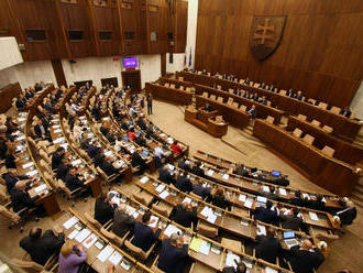 Slováci dôverujú viac Európskej únii, ako Národnej rade SR