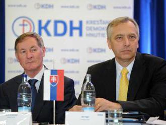 Sú to chudáci a trúfajú si tvrdiť nepravdy, kritizuje expredseda Hrušovský súčasné vedenie KDH