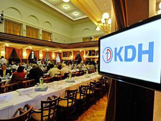 KDH vyzýva Fica a Kaliňáka, aby okamžite odstúpili zo svojich funkcií