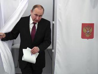 Putin vyhrál volby v prvním kole, podle průzkumu má 74 procent