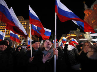 Putin obhájil mandát, po sečtení třetiny hlasů má 74 procent