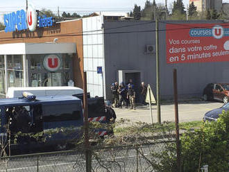 Útočník držel rukojmí ve Francii, tři lidi zabil a byl zastřelen