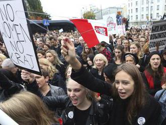 Vo Varšave demonštrovalo 55.000 ľudí proti legislatíve o potratoch