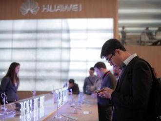 Čínsky výrobca smartfónov Huawei zvýšil vlani zisk o viac než štvrtinu