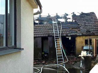 Plameny zničily hospodářské stavení ve Zbraslavi u Brna, škoda byla vyčíslena na 800 tisíc korun