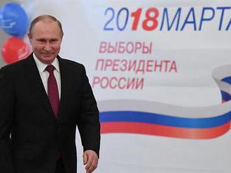 Putin podle průzkumu vyhrál v prvním kole, získal skoro 74 procent hlasů