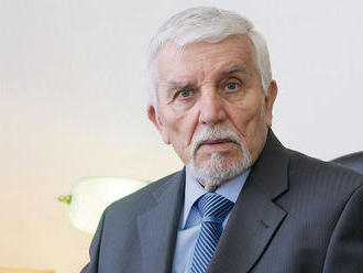 Zomrel politológ Michal Horský