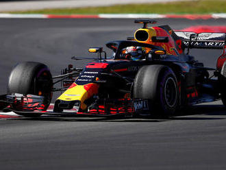Prísľub atraktívnej sezóny? Ricciardo utvoril v Barcelone traťový rekord