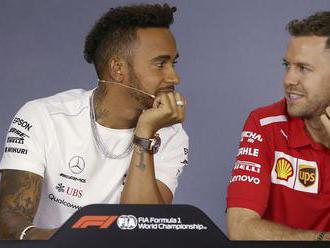 Hamilton a Vettel útočia na Fangia. Pod ochranou svätožiary