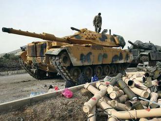 Turecké sily začali obliehať Kurdmi ovládané mesto Afrín na severe Sýrie