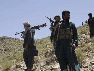 Pri útoku povstalcov v Afganistane zahynulo najmenej päť policajtov
