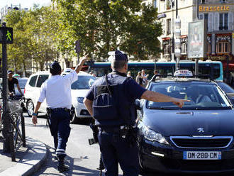 Francúzska polícia zadržala osobu podozrivú z útoku na skupinu vojakov