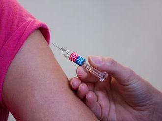 Za povinné očkovanie proti záškrtu a tetanu sa dopláca: Lekárnici to kritizujú