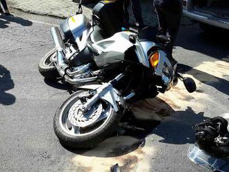 U dopravní nehody motorky a osobního auta v Horní Blatné na Karlovarsku zasahovali v sobotu…