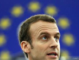 Macron rázne bránil v EP rozhodnutie o útokoch na Sýriu