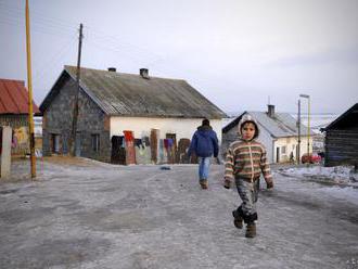 Poriadková služba i polícia majú nové zázemie v rómskej osade Hlboké