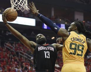 NBA: Houston zdolal v úvodnon semifinále Západnej konferencie Utah