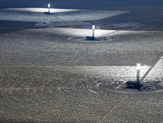 Pohled z jiného světa: V Mohavské poušti se nachází největší solární elektrárna