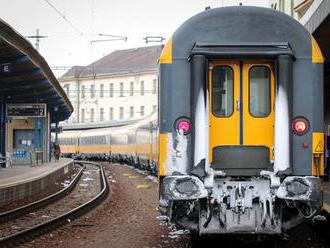 Výpadok prúdu na hlavnej stanici v Bratislave: Vlaky meškali 30 až 90 minút