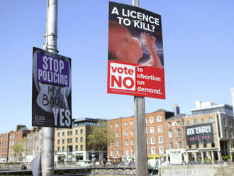 Dvě třetiny Irů hlasovaly podle odhadů pro zrušení zákazu potratů