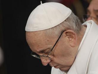Pápež viní biskupov z Čile z ničenia dôkazov o sexuálnych zločinoch
