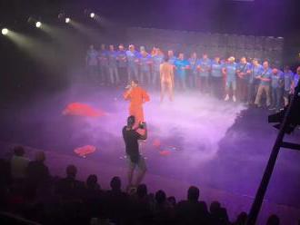 Demonstrators disrupted a theatre performance in Brno. They did not like a scene where Jesus rapes a