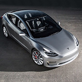 Elon Musk uvedl 4×4 verzi Modelu 3 se dvěma motory