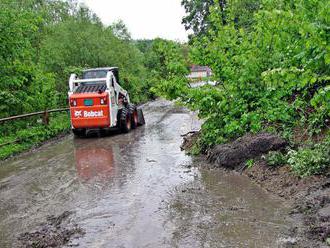 SHMÚ: Povodne hrozia v Púchove, Žiari nad Hronom či Bánovciach nad Bebravou