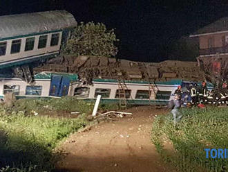 Po zrážke vlaku pri Turíne zahynuli najmenej dvaja ľudia