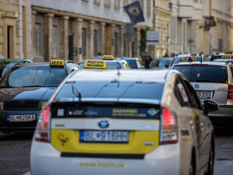 Taxikári budú mať menej povinností, rezort zníži ich byrokratickú záťaž