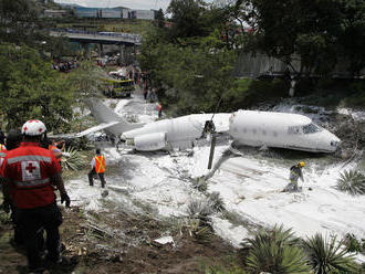 FOTO Havária lietadla v Hondurase: Zranilo sa najmenej deväť ľudí