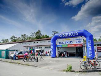 Domáci hobbymarket Kinekus expanduje, otvoril prvú predajňu v zahraničí