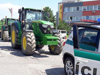 Farmári pokračujú v proteste, vydali sa do ulíc Bratislavy