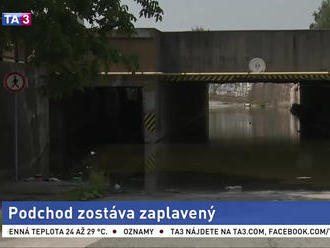 Podjazd v Košiciach je roky zaplavený, môže narušiť cestu