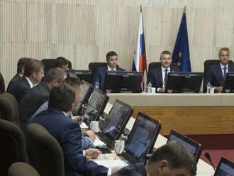 Rokovanie vlády aj o slovenskom záväzku voči NATO