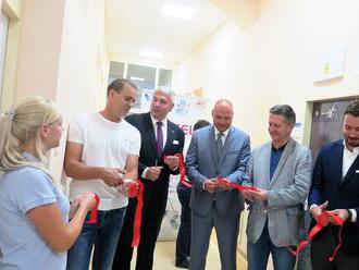 Nemocnica Komárno otvorila nové izby hotelového typu pre deti