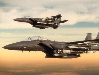 Nové stíhačky F-15X mají raketami podpořit ve vzdušných soubojích letouny F-22