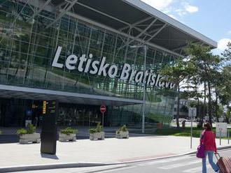 Bratislavské letisko vybavilo v júni o štvrtinu viac ľudí než vlani
