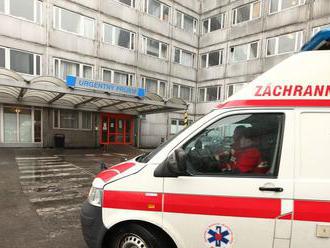 V obci Rovinka pri Bratislave vybuchla elektrická rozvodňa, dvaja muži skončili v nemocnici
