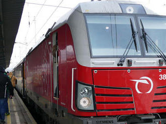 VIDEO: Poľský kamión v Turci prerazil železničnú rampu, len tesne sa vyhol vlaku