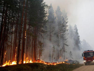 Švédsko sužujú najhoršie lesné požiare v moderných dejinách