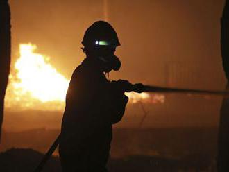 Ničivé požiare pri Aténach mohli byť podľa úradov výsledkom podpaľačstva