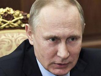 Putin dekrétom obnovil systém politrukov v armáde