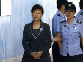 Exprezidentka Južnej Kórey dostala osem rokov väzenia