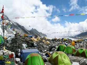 Mount Odpad? Na Evereste sa kopia tony smetí, horolezci tam nechajú výstroj aj exkrementy