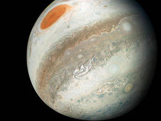 Jupiter má už 79 známych mesiacov