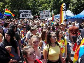 ONLINE V Bratislave sa pochoduje za práva homosexuálov, chcú zmeniť Slovensko k lepšiemu