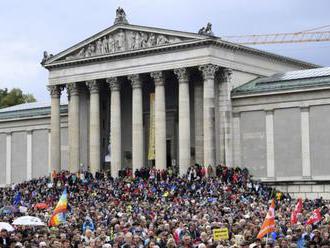 Video: V Mníchove protestovali tisícky ľudí proti „politike strachu“
