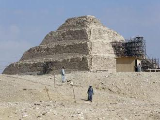 Archeológovia v Egypte objavili mumifikačnú dielňu aj komunitné pohrebisko