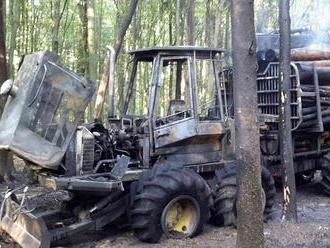 Škodu za čtyři miliony korun a zásah šesti hasičských jednotek si vyžádal požár traktoru s návěsem…